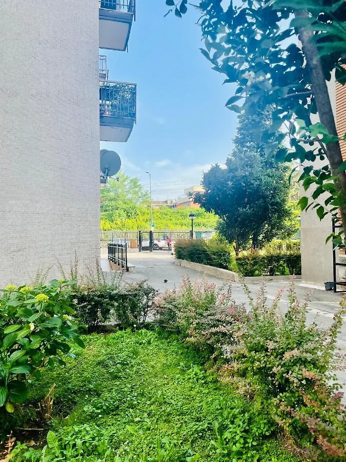 Apartment Trevi Industrial Room C Milan