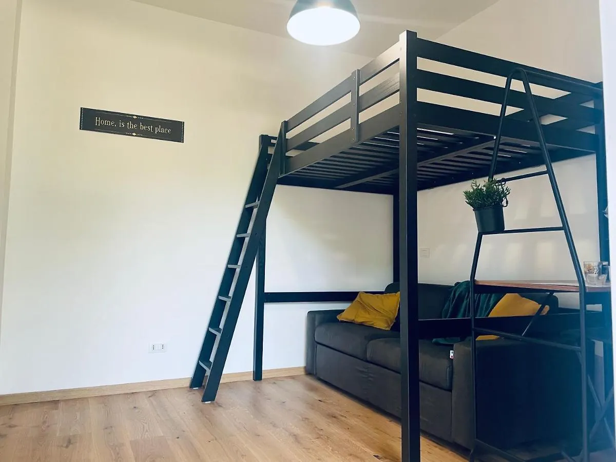 Trevi Industrial Room C Milan Apartment